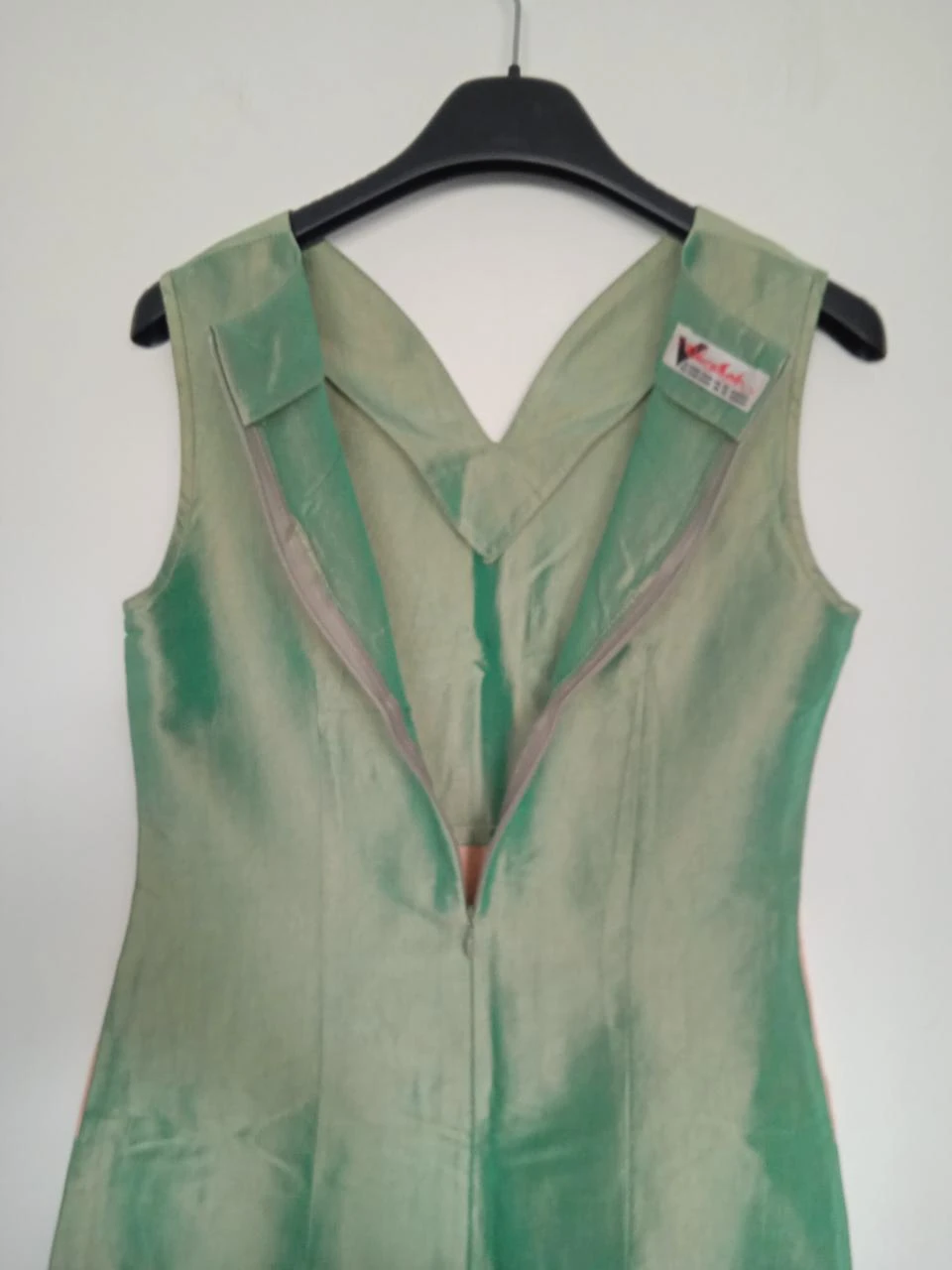 Vestido elegante verde y salmón con reflejos talla 38 – photo 5